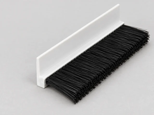 Rigid PVC – 90-degree Profile with (1) Row of Filament